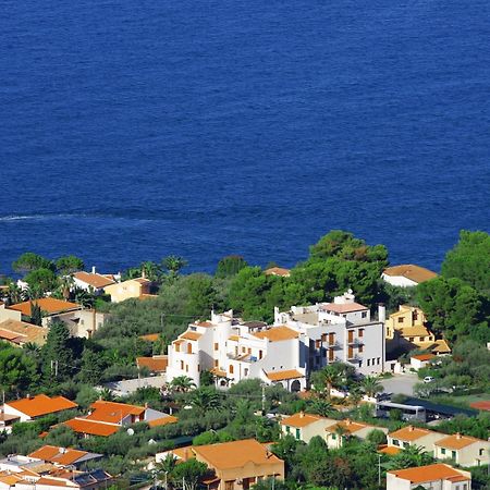 Hotel Baia Del Capitano เชฟาลู ภายนอก รูปภาพ