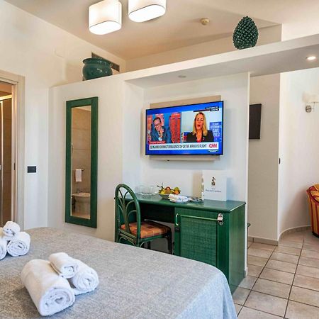 Hotel Baia Del Capitano เชฟาลู ภายนอก รูปภาพ