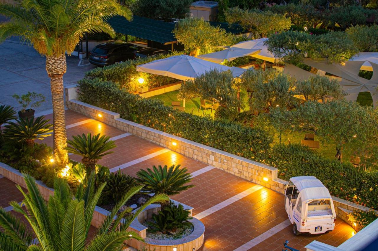 Hotel Baia Del Capitano เชฟาลู ภายนอก รูปภาพ
