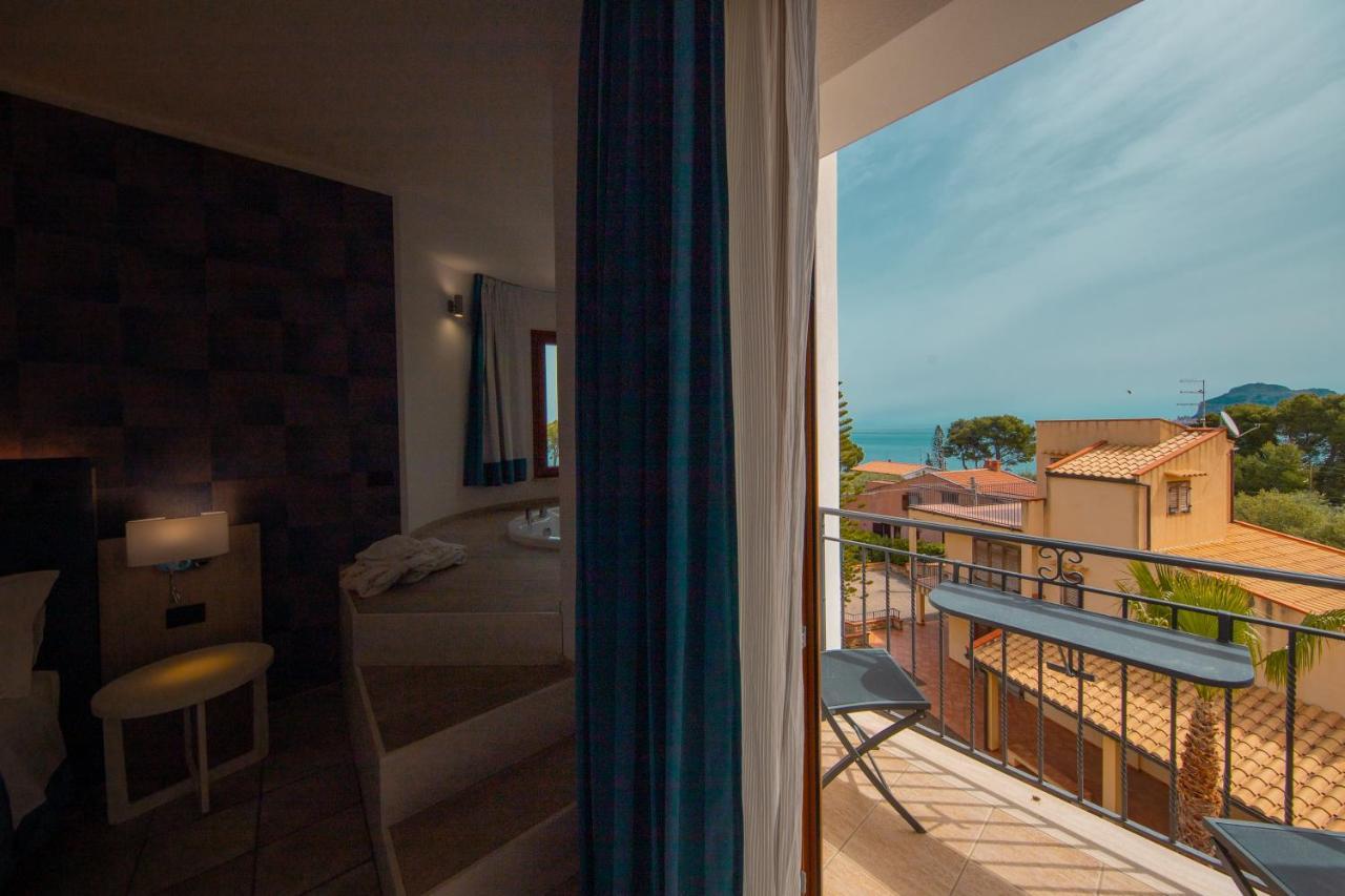 Hotel Baia Del Capitano เชฟาลู ภายนอก รูปภาพ