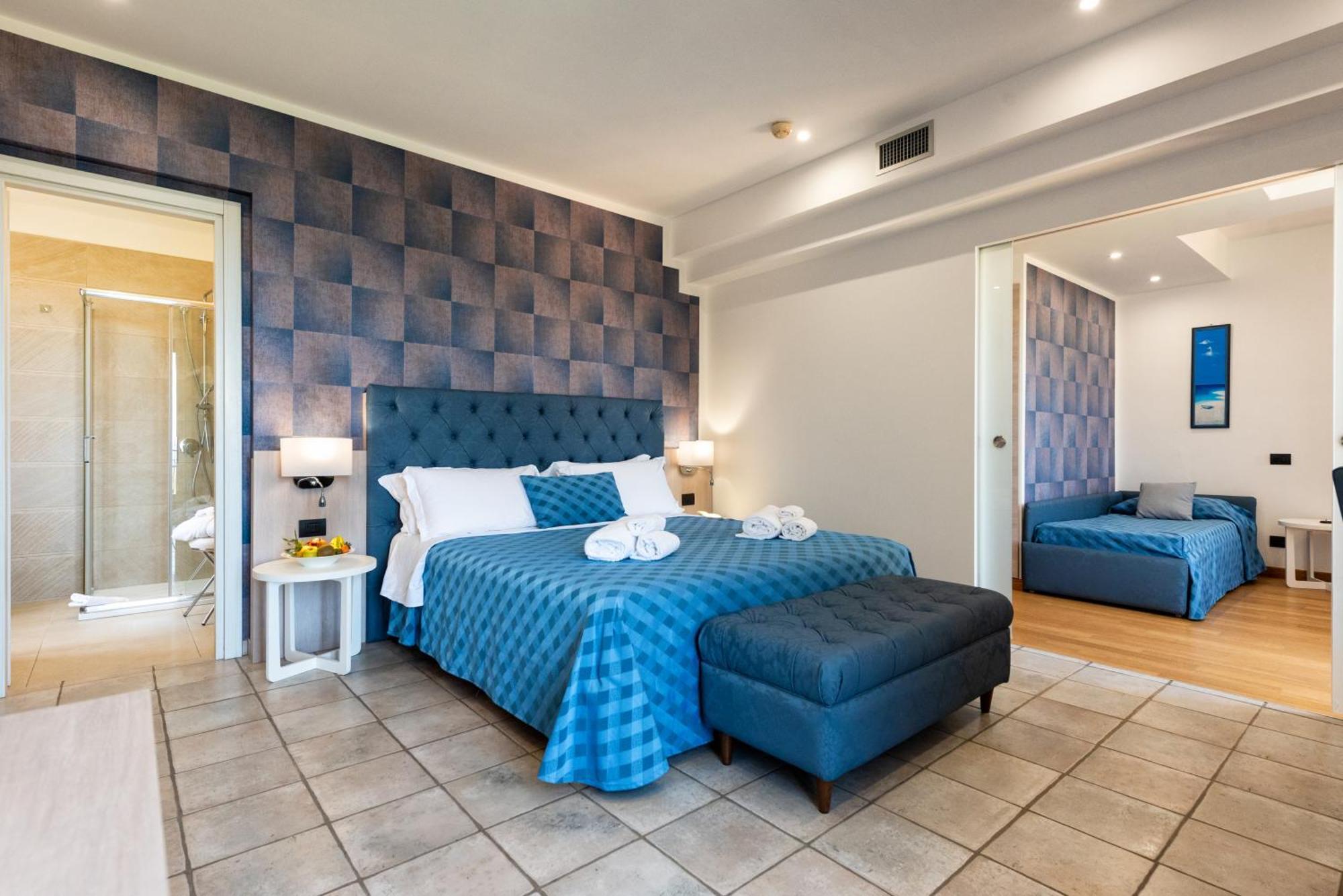 Hotel Baia Del Capitano เชฟาลู ภายนอก รูปภาพ