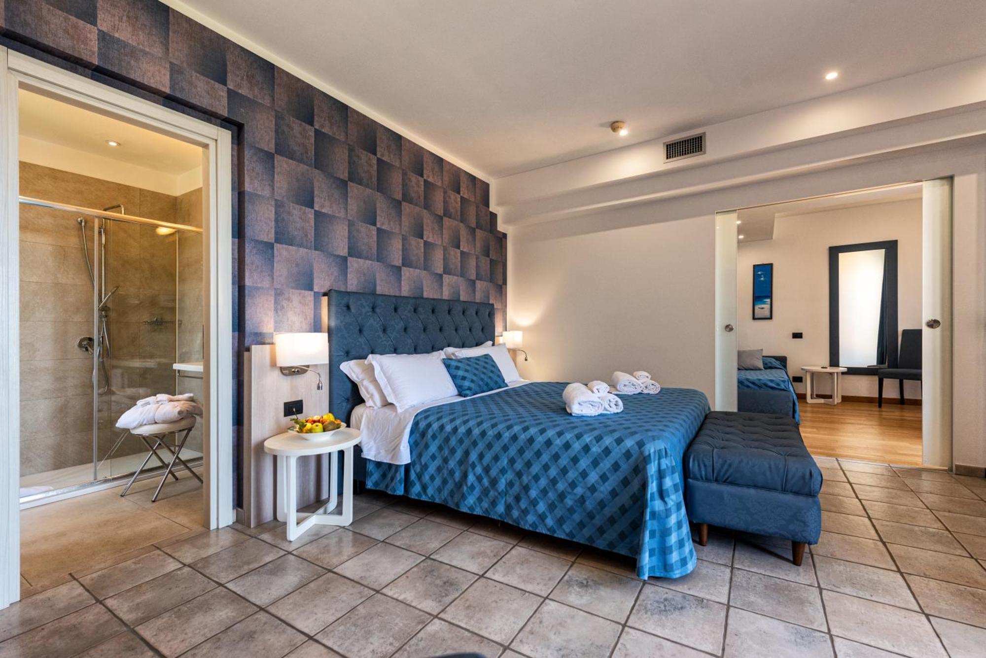 Hotel Baia Del Capitano เชฟาลู ภายนอก รูปภาพ